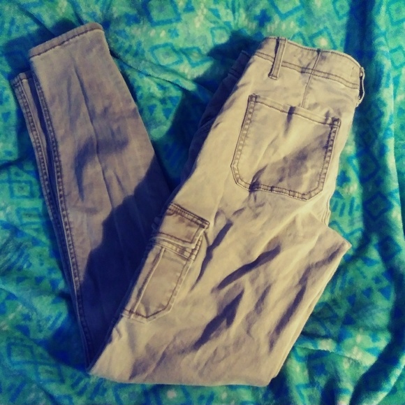 Hollister cargo skinny jeans size 3 or size 26 - Picture 2 of 4